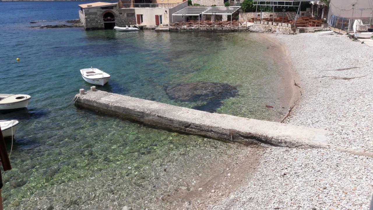 Anka'S Beach Komiža Exteriér fotografie