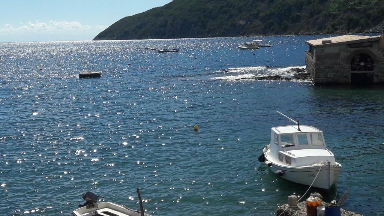 Anka'S Beach Komiža Exteriér fotografie
